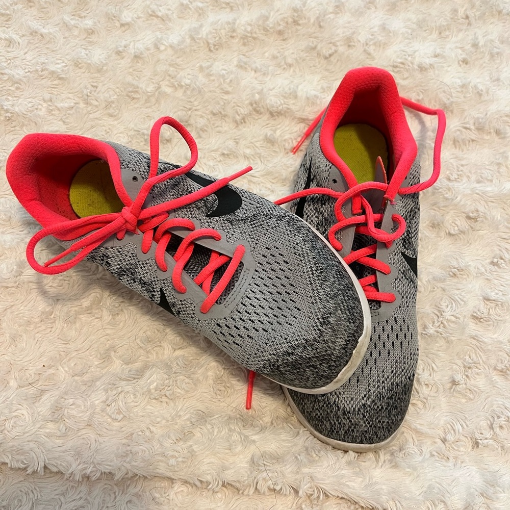 NIKE FREE RUN